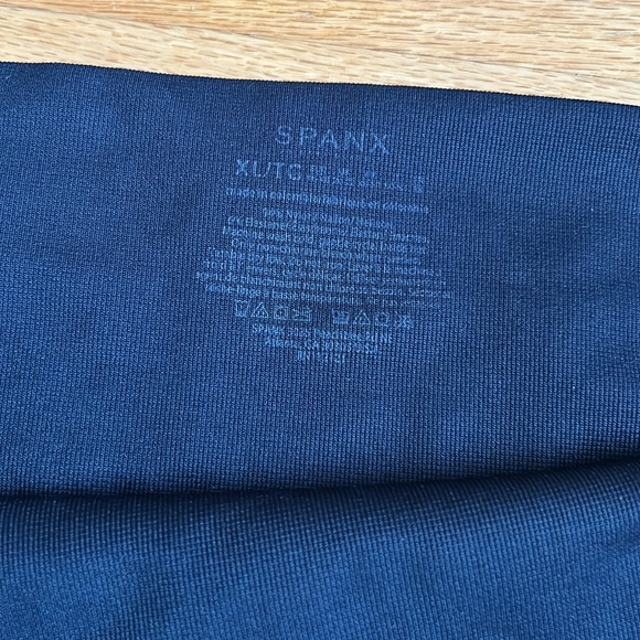 SPANX leggings - Picture 3 of 3